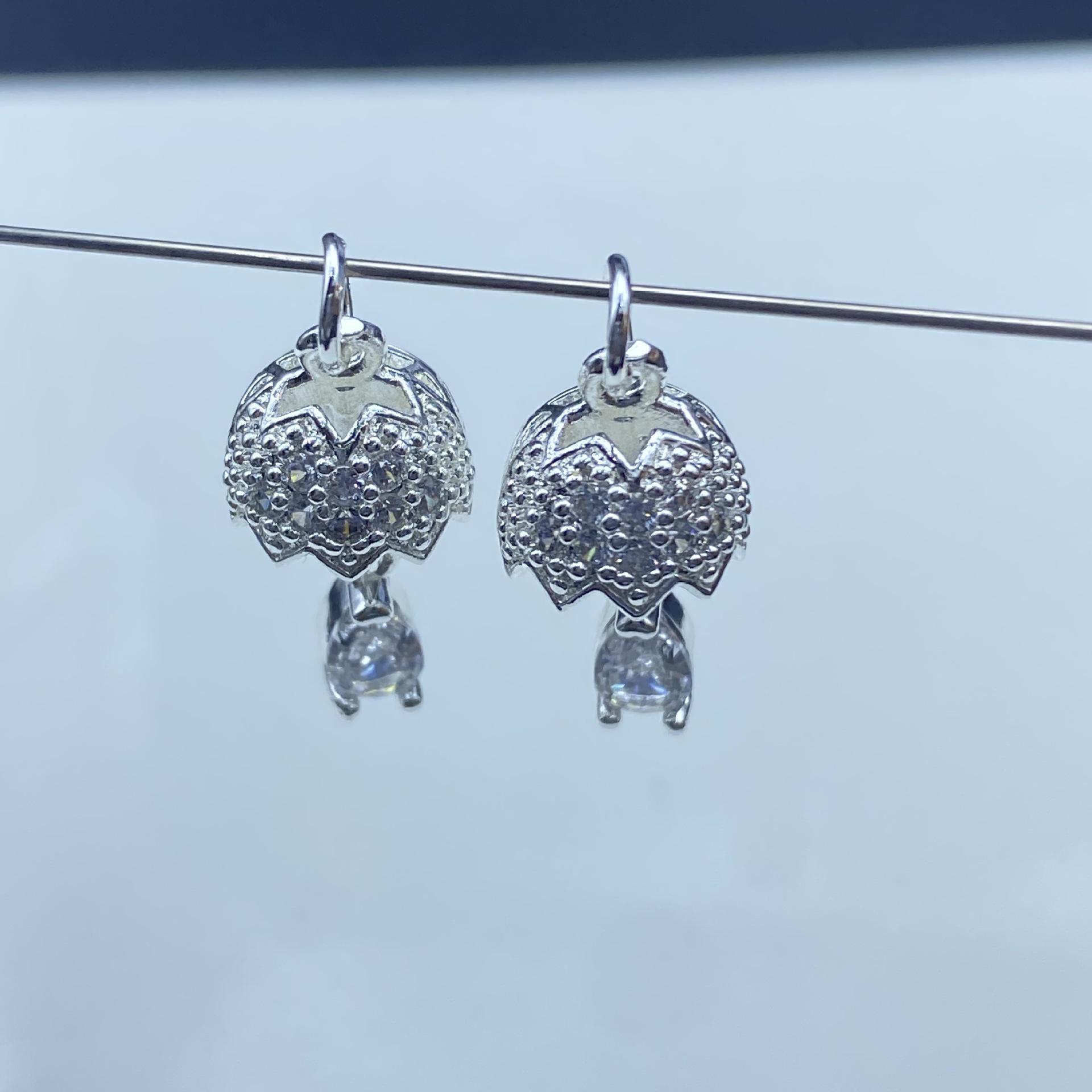 Crown Pendant DIY Jewelry: Handmade Crystal Color-Preserving Zirconia Spacer Beads Accessories
Crown Pendant DIY Jewelry: Handmade Crystal Color-Preserving Zirconia Spacer Beads Accessories