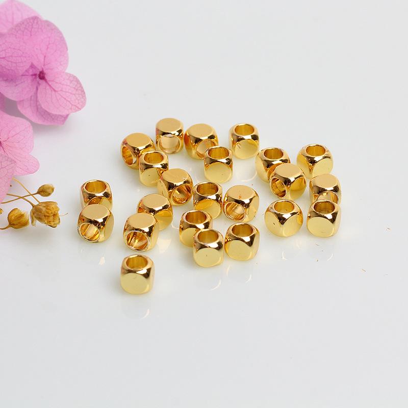18K Gold-Filled Color-Preserving Round-Corner Square Spacer Beads for DIY Bracelets
18K Gold-Filled Color-Preserving Round-Corner Square Spacer Beads for DIY Bracelets