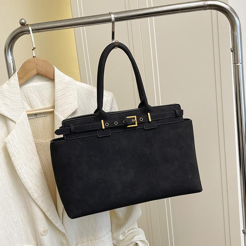 Retro Women s 2025 Underarm Tote: High-End, Large Capacity, Versatile Handbag
Retro Women s 2025 Underarm Tote: High-End, Large Capacity, Versatile Handbag