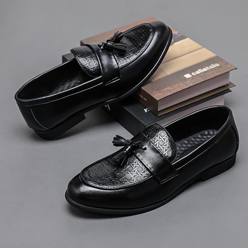 Men s loafers large size new leather shoes fashionable British men s business fringed leather shoes one pedal leather shoes 38
Men s loafers large size new leather shoes fashionable British men s business fringed leather shoes one pedal leather shoes 38