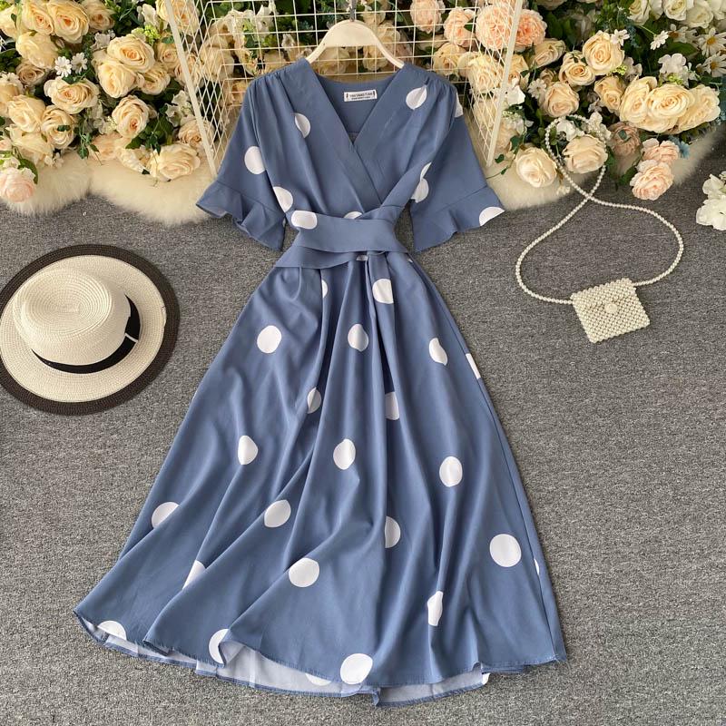 Vintage Knee-Length Dress Women s Design Belted Slimming Tie Waist Summer Short Sleeve A-Line Dress Korean Style One size світло-синій колір
Vintage Knee-Length Dress Women s Design Belted Slimming Tie Waist Summer Short Sleeve A-Line Dress Korean Style One size світло-синій колір