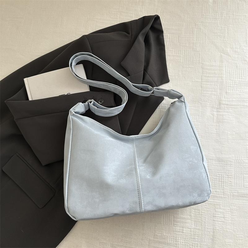 Сумка женская 2025 летняя новая большая вместительная универсальная сумка через плечо матовая сумка-мессенджер женская