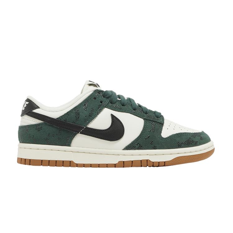 Nike Dunk Low Green Snake (Women s) 35.5
Nike Dunk Low Green Snake (Women s) 35.5