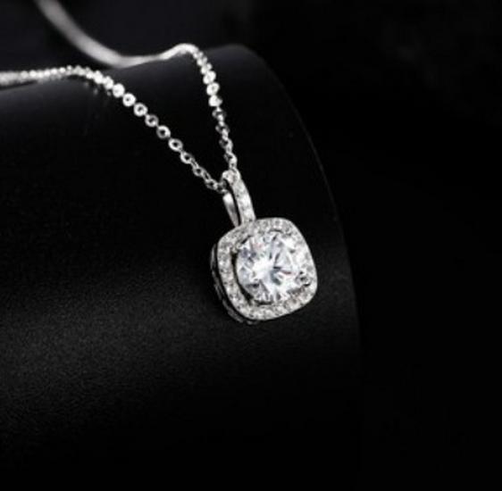 Carat Lover Necklace: Korean Style Pure Copper Chain, Perfect Valentine s Day Gift for Girlfriend or Best Friend Copper Alloy
Carat Lover Necklace: Korean Style Pure Copper Chain, Perfect Valentine s Day Gift for Girlfriend or Best Friend Copper Alloy