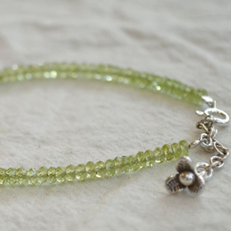 Martha in the Garret Rondell.peridot Peridot
Martha in the Garret Rondell.peridot Peridot