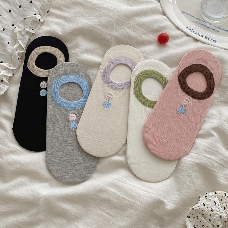 Shallow Mouth Women s Spring and Summer Thin Silicone Anti-slip Boat Socks, Color-matched Embroidered Button Invisible Socks, Boneless Socks 1 pair
Shallow Mouth Women s Spring and Summer Thin Silicone Anti-slip Boat Socks, Color-matched Embroidered Button Invisible Socks, Boneless Socks 1 pair