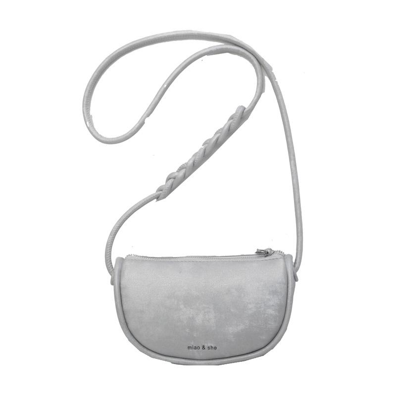 Сумка через плечо Женская Новая Мода Мягкая Кожа Сумка на Плечо Универсальная Повседневная Сумка серебряный
Сумка через плечо Женская Новая Мода Мягкая Кожа Сумка на Плечо Универсальная Повседневная Сумка серебряный