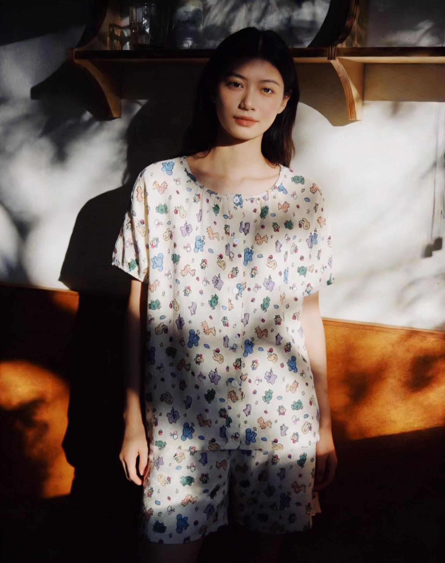 Women s Cartoon Summer Pajama Set: Short-Sleeved Cardigan, Dorm Essential, Cute Home Wear L (50-62.5kg)
Women s Cartoon Summer Pajama Set: Short-Sleeved Cardigan, Dorm Essential, Cute Home Wear L (50-62.5kg)