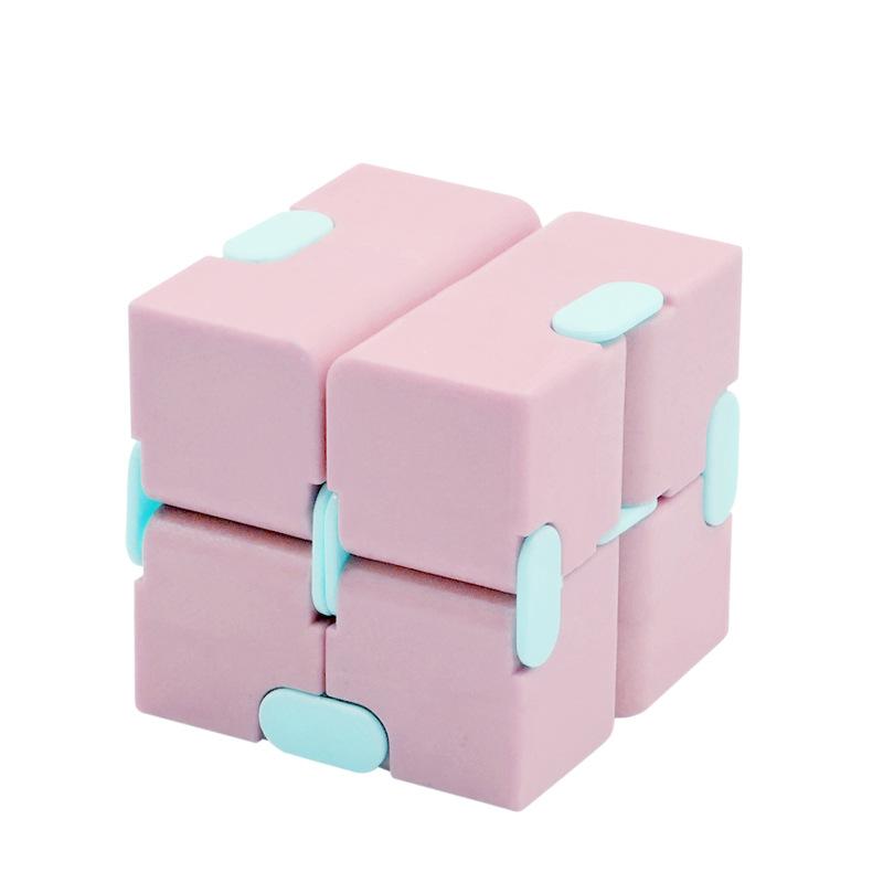 Кубик-рубик антистресс розовый
Кубик-рубик антистресс розовый