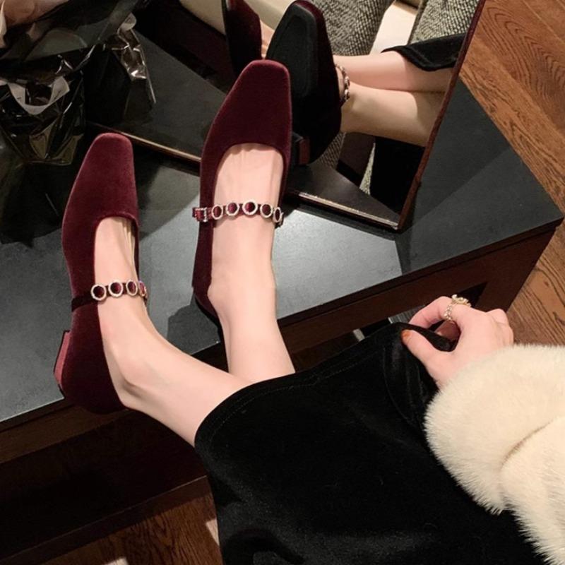 Модная женская обувь на низком каблуке, с квадратным носком, с неглубоким вырезом, на мягкой подошве, противоскользящая, износостойкая, низкая 40 красный
Модная женская обувь на низком каблуке, с квадратным носком, с неглубоким вырезом, на мягкой подошве, противоскользящая, износостойкая, низкая 40 красный