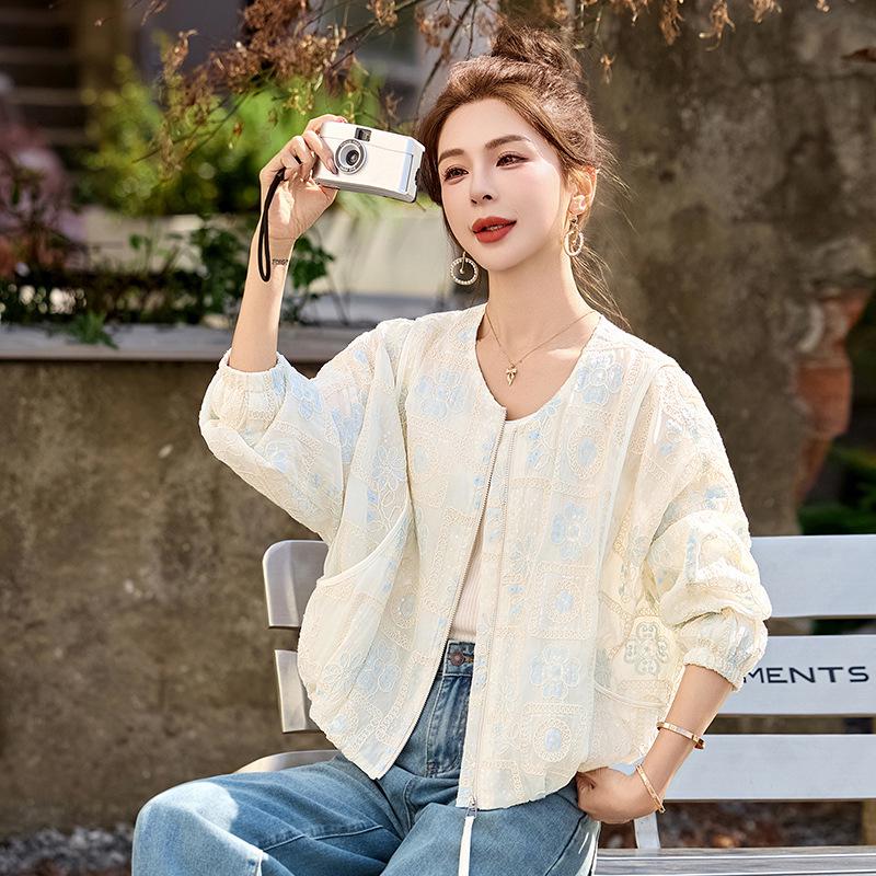 Женский кардиган 2025 года, весенний, в китайском стиле, вышитый, с цветными блоками - высококачественный, свободного кроя, модный жакет, омолаживающий Large
Женский кардиган 2025 года, весенний, в китайском стиле, вышитый, с цветными блоками - высококачественный, свободного кроя, модный жакет, омолаживающий Large