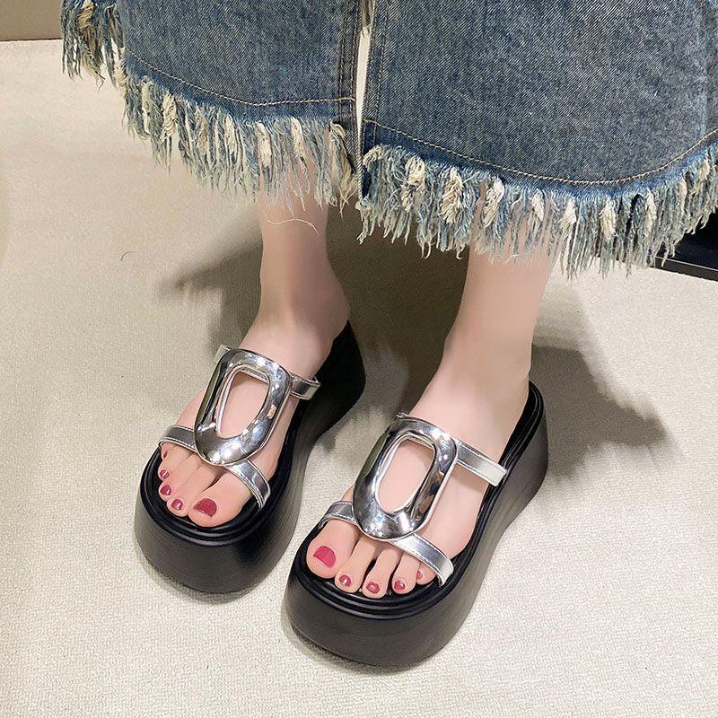 Fairy wind metal buckle open-toed wedge heel high-heeled slippers female summer new thick bottom height increase with skirt temperament one-word drag 40
Fairy wind metal buckle open-toed wedge heel high-heeled slippers female summer new thick bottom height increase with skirt temperament one-word drag 40