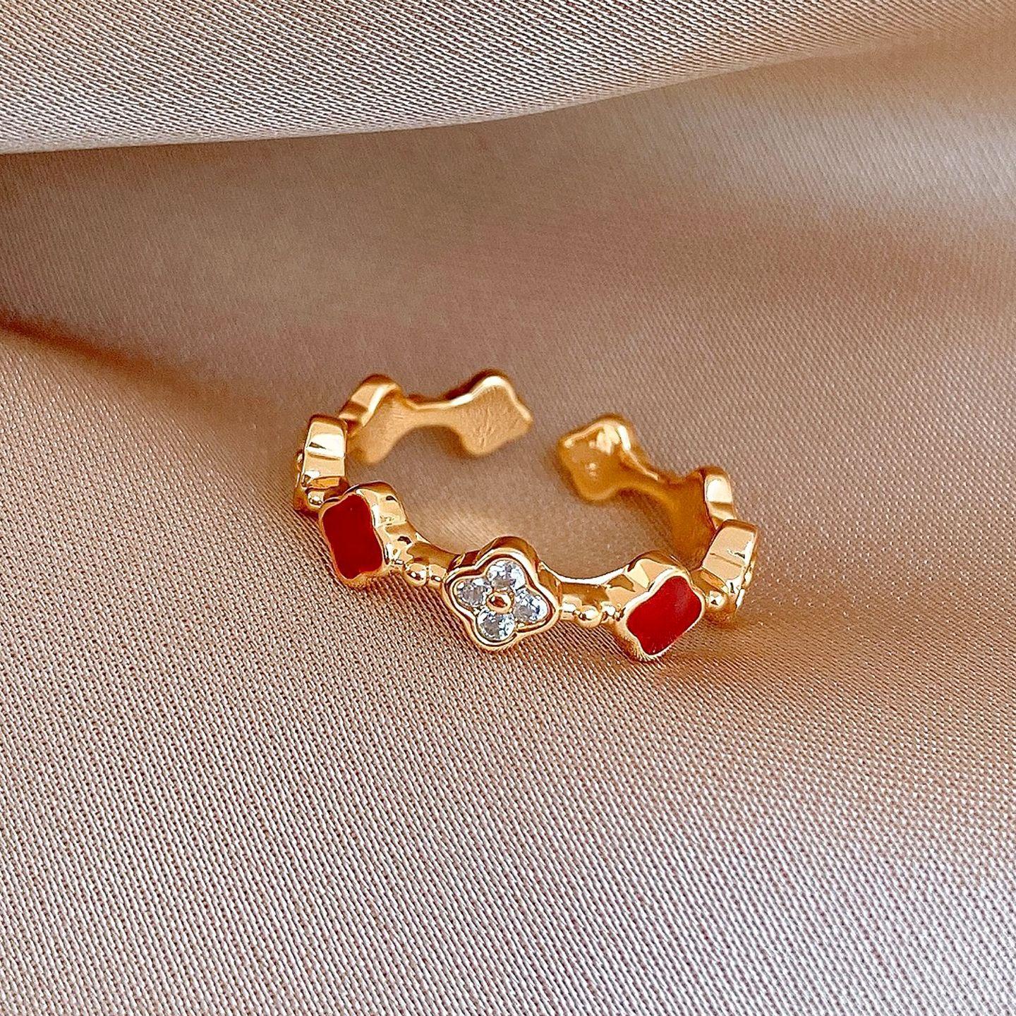 18k real gold electroplated new Chinese red dripping zircon gourd ring ring retro jewelry
18k real gold electroplated new Chinese red dripping zircon gourd ring ring retro jewelry