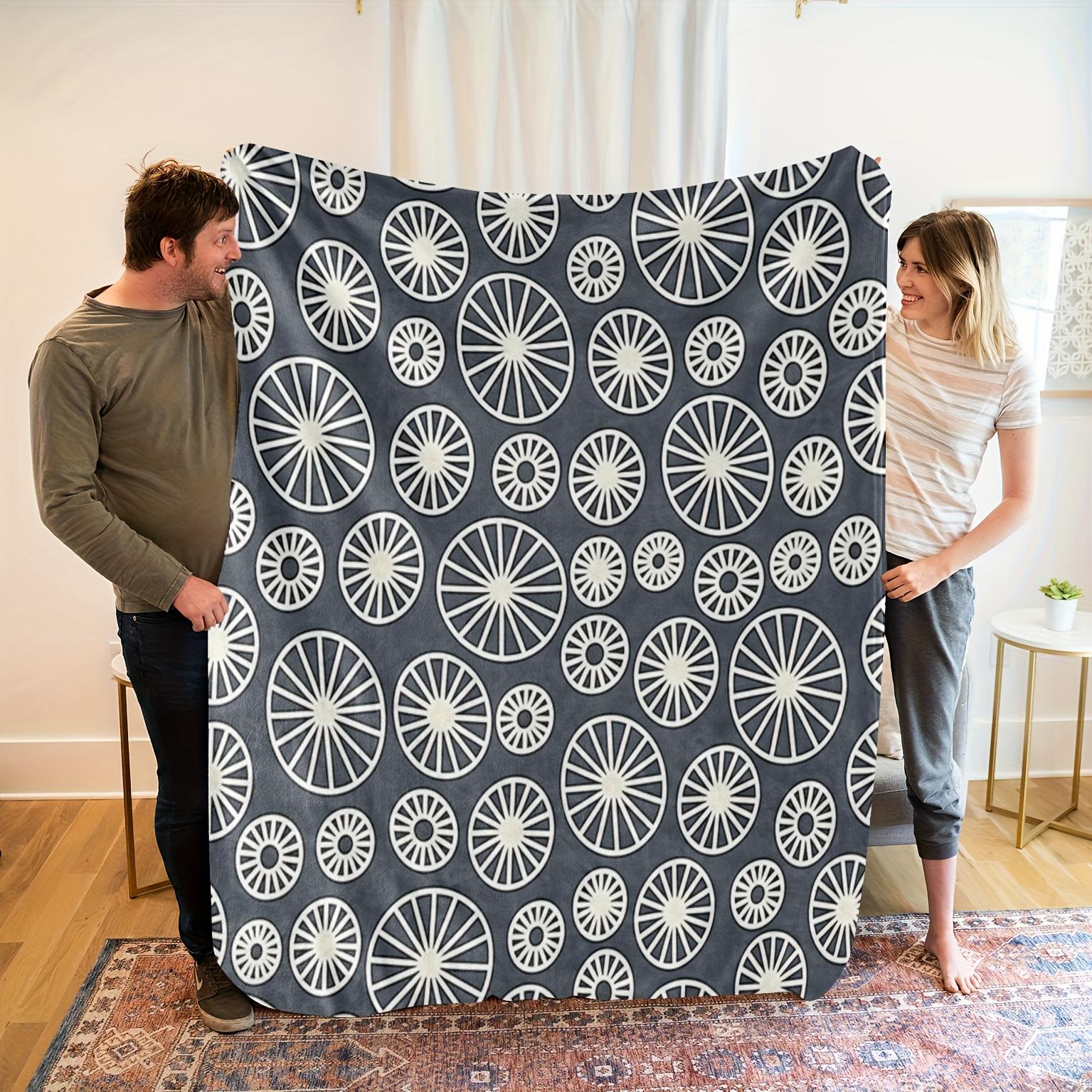 Cozy Contemporary Circular Pattern Flannel Throw Blanket - Soft, Breathable Polyester, Machine Washable, All-Season Gift 130x150cm51x59in
Cozy Contemporary Circular Pattern Flannel Throw Blanket - Soft, Breathable Polyester, Machine Washable, All-Season Gift 130x150cm51x59in