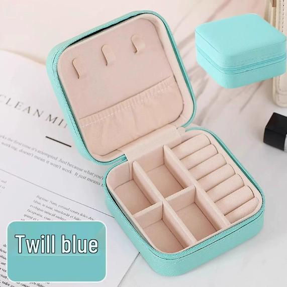 Compact Retro Jewelry Box – Portable Zipper Storage for Earrings, Rings, Necklaces
Compact Retro Jewelry Box – Portable Zipper Storage for Earrings, Rings, Necklaces