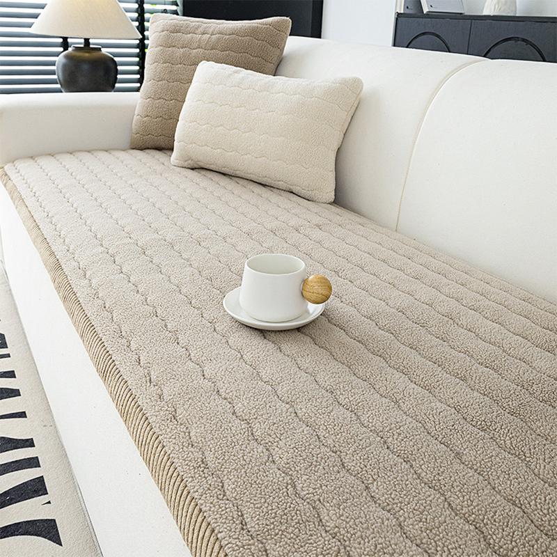 Lamb Wool Couch Mat Winter Straight Row Sofa Seat Cushion Winter Plush Non-slip Sand Warm Sofa Protect Cover Home Decoration 50*50cm 1pcs
Lamb Wool Couch Mat Winter Straight Row Sofa Seat Cushion Winter Plush Non-slip Sand Warm Sofa Protect Cover Home Decoration 50*50cm 1pcs