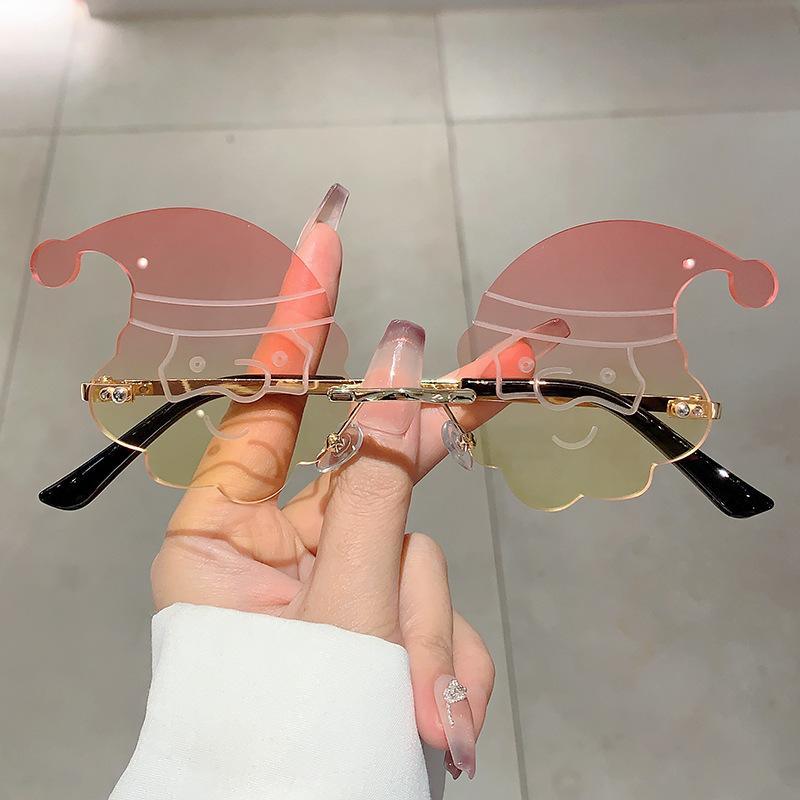 Luxury Brand Designer Merry Christmas Santa Claus Sunglasses Women Vintage Fashion Sun Glasses For Men Rimless Party Cute Shades
Luxury Brand Designer Merry Christmas Santa Claus Sunglasses Women Vintage Fashion Sun Glasses For Men Rimless Party Cute Shades