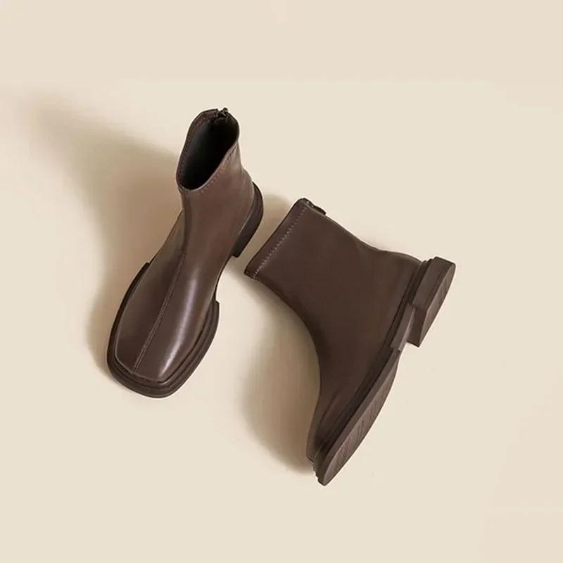 Модные британские ретро-ботфорты с квадратным носком, роскошные модные ботинки челси, новые женские туфли на низком каблуке и платформе Botas De Mujer 38
Модные британские ретро-ботфорты с квадратным носком, роскошные модные ботинки челси, новые женские туфли на низком каблуке и платформе Botas De Mujer 38