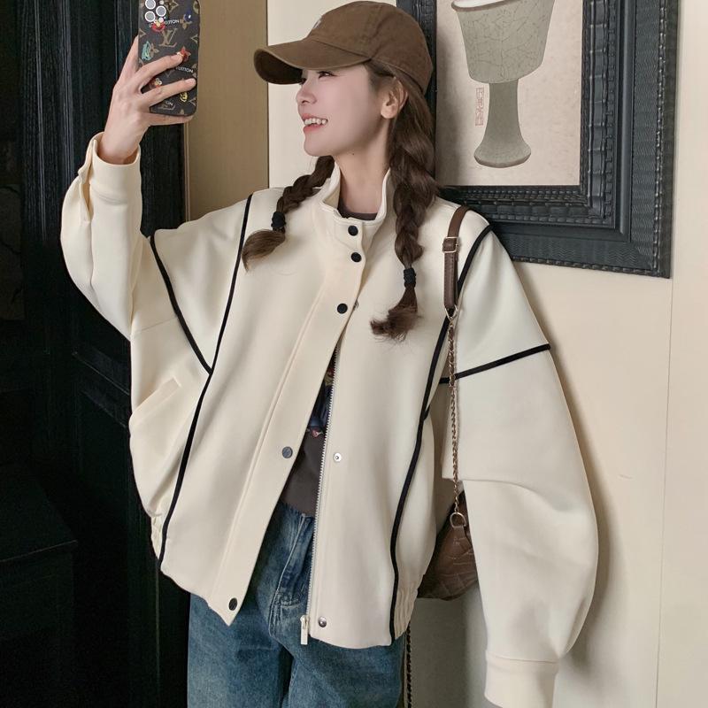 2024 New Korean Style Contrast Stripe Stand-Up Collar Baseball Jacket for Small Men Medium белый
2024 New Korean Style Contrast Stripe Stand-Up Collar Baseball Jacket for Small Men Medium белый