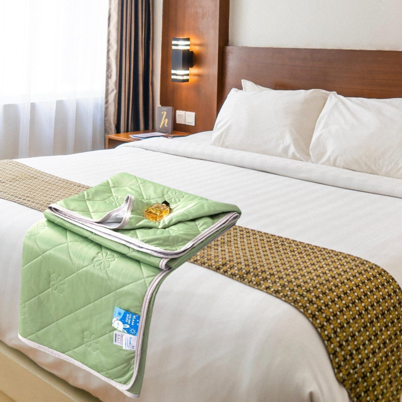 Cooling Blanket Queen Size for Sleepers 90 x78 Bedspread Home Office світло-синій колір
Cooling Blanket Queen Size for Sleepers 90 x78 Bedspread Home Office світло-синій колір