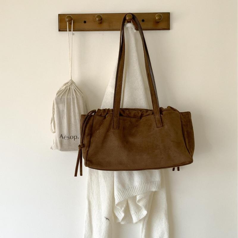 Autumn and winter retro suede bag pleated leopard print baguette underarm bag new fashion women s shoulder bag кофейный
Autumn and winter retro suede bag pleated leopard print baguette underarm bag new fashion women s shoulder bag кофейный