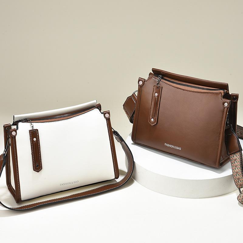 Bags Women s tote bags Large capacity 2025 New fashion women s portable shoulder messenger bags кавовий
Bags Women s tote bags Large capacity 2025 New fashion women s portable shoulder messenger bags кавовий