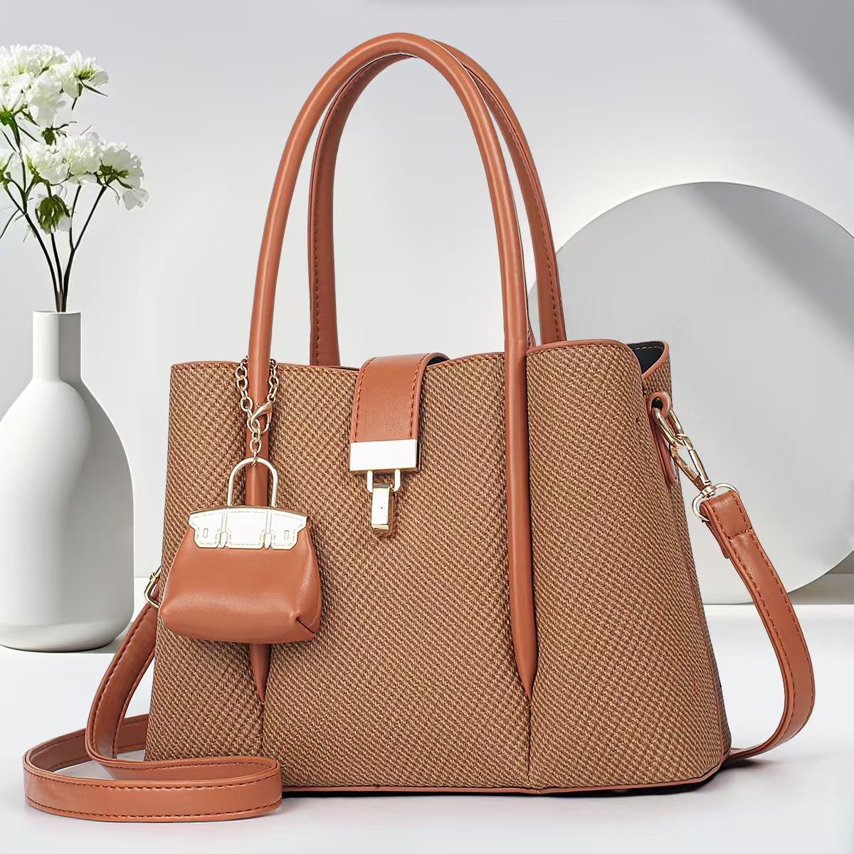 Latest Splicing Pendant Bag Fashionable Temperament Versatile Tote Bag High-end Large Size Capacity Single-shoulder Crossbody Bag .
Latest Splicing Pendant Bag Fashionable Temperament Versatile Tote Bag High-end Large Size Capacity Single-shoulder Crossbody Bag .