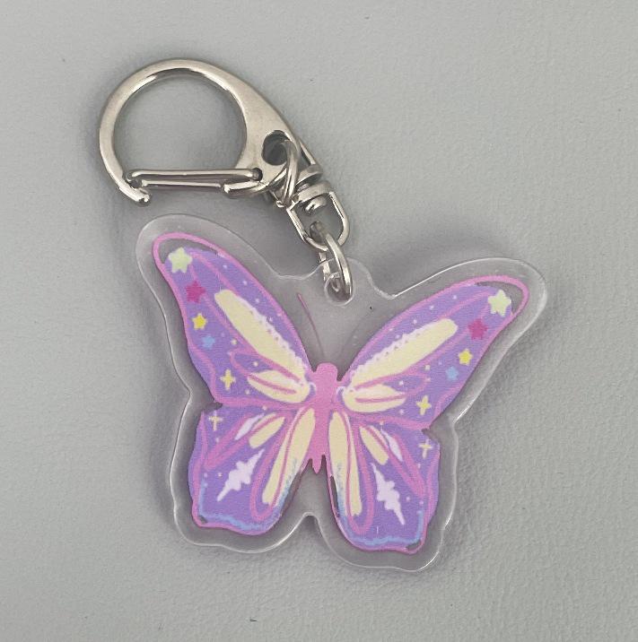 Очаровательный брелок-бабочка: Стильная акриловая подвеска для школьных ранцев или подарков
Очаровательный брелок-бабочка: Стильная акриловая подвеска для школьных ранцев или подарков