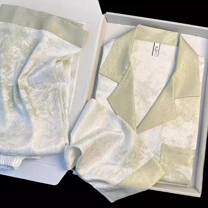2025 Spring/Autumn Women s Ice Silk Sweet Pajama Set - Long-sleeve, Thin, High-end, Cute, Two-piece Homewear L (100-115 kg)
2025 Spring/Autumn Women s Ice Silk Sweet Pajama Set - Long-sleeve, Thin, High-end, Cute, Two-piece Homewear L (100-115 kg)