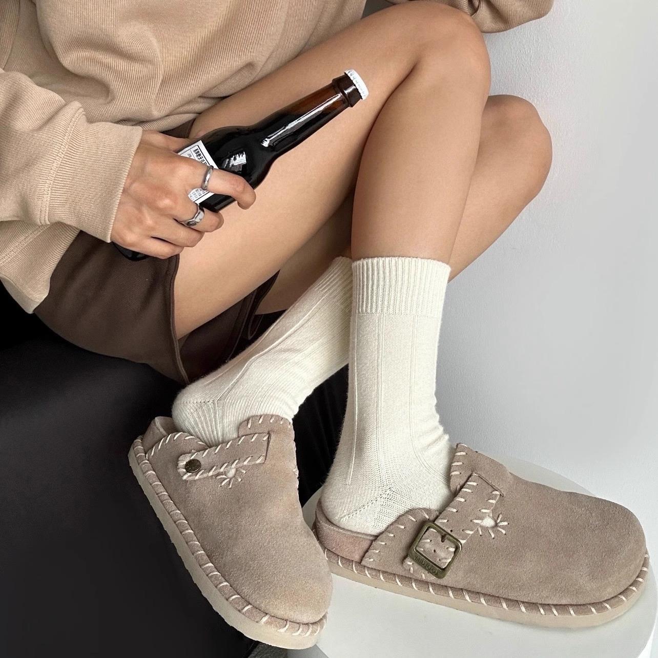 Popular~ Genuine leather cow velvet pure handmade thick-soled Birkenstocks for women with soft soles, wearing non-slip bag head and half slippers for 40
Popular~ Genuine leather cow velvet pure handmade thick-soled Birkenstocks for women with soft soles, wearing non-slip bag head and half slippers for 40
