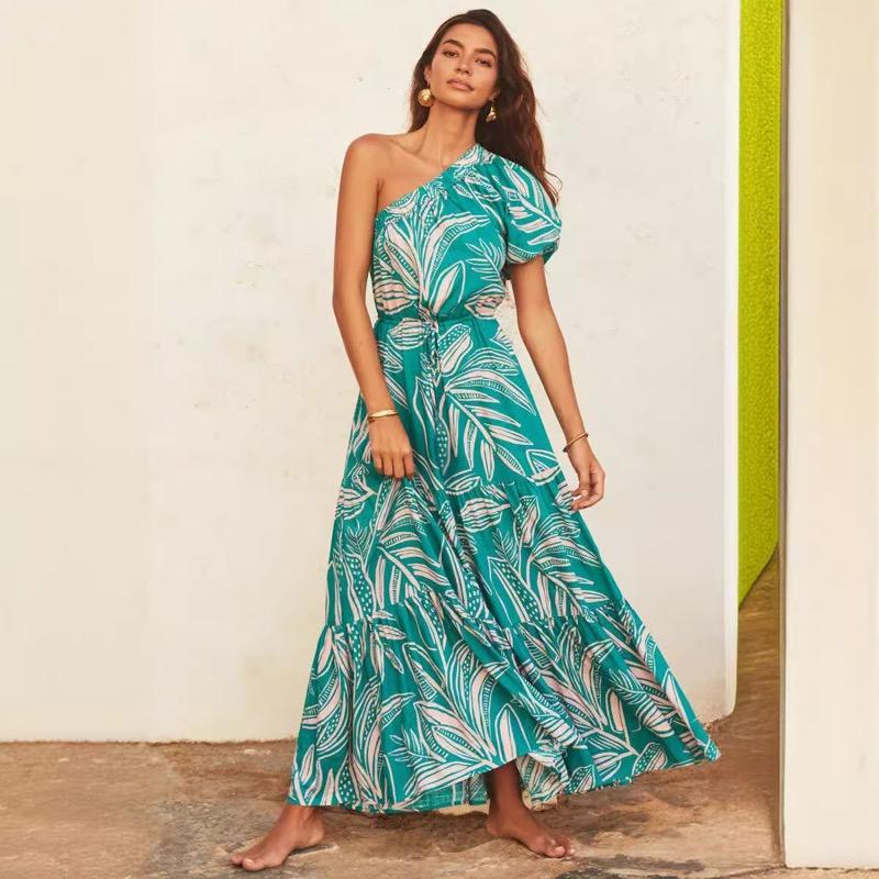 Платье с косыми плечами для женщин S
Платье с косыми плечами для женщин S