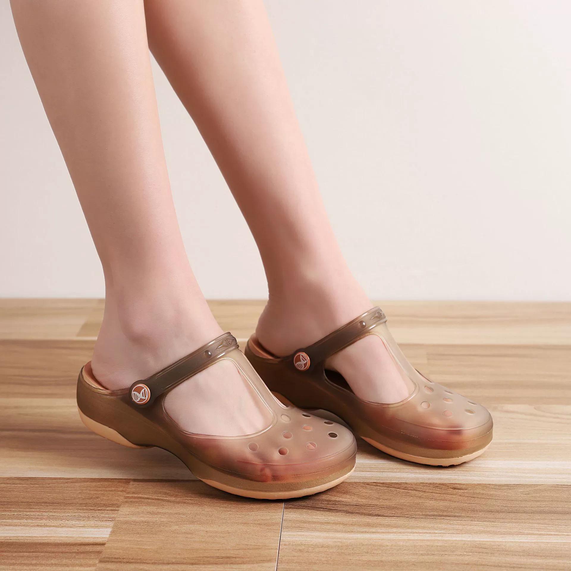 Туфли Hole Shoes женские легкие нескользящие пляжные туфли для моря модные дышащие сандалии с мягкой подошвой женские тапочки для медсестер Baotou 39
Туфли Hole Shoes женские легкие нескользящие пляжные туфли для моря модные дышащие сандалии с мягкой подошвой женские тапочки для медсестер Baotou 39