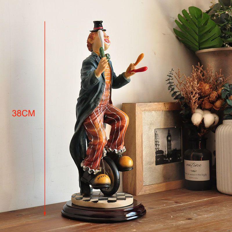 Vintage Handmade Painting Performance Clown Figurine Resin Ornaments Antique Collection Crafts Home Study Room Statue Decoration
Vintage Handmade Painting Performance Clown Figurine Resin Ornaments Antique Collection Crafts Home Study Room Statue Decoration
