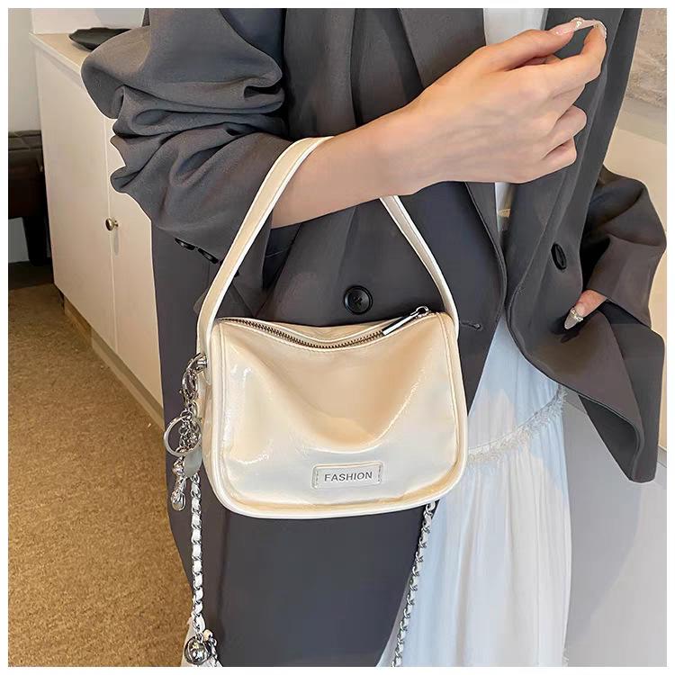 Super Hot Small Bag Women s Fashionable Chain Cross-body All-match Square Portable 19.5x9x15 білий
Super Hot Small Bag Women s Fashionable Chain Cross-body All-match Square Portable 19.5x9x15 білий