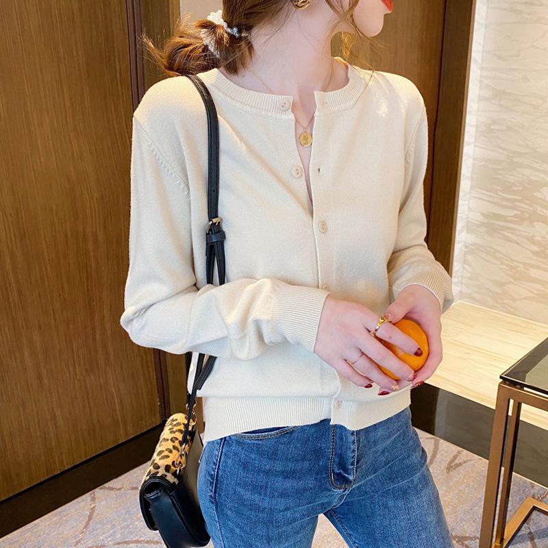 Женский черный вязаный кардиган: Легкий топ весна/осень, свитер с длинными рукавами 2023 One Size
Женский черный вязаный кардиган: Легкий топ весна/осень, свитер с длинными рукавами 2023 One Size