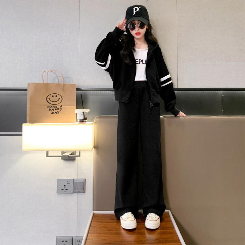 Весенний костюм для девочек с капюшоном, толстовкой и брюками с широкими штанинами 140 чёрный
Весенний костюм для девочек с капюшоном, толстовкой и брюками с широкими штанинами 140 чёрный