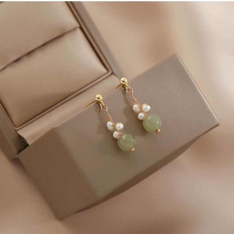 Simple Compact Imitation Pearl Dangle Earrings for Women Girls Sweet Gentle Niche Design High-End Pearl Earrings Jewelry Gifts
Simple Compact Imitation Pearl Dangle Earrings for Women Girls Sweet Gentle Niche Design High-End Pearl Earrings Jewelry Gifts