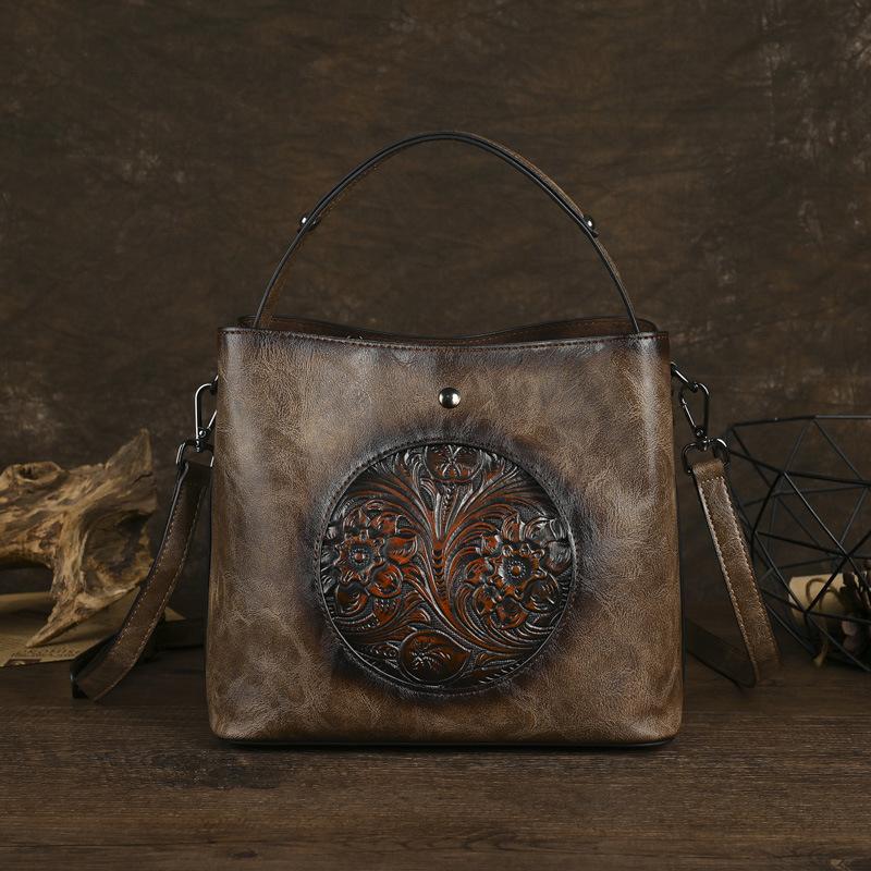 Сумка Johnature Vintage Handbag Hand Embossed женская сумка-ведро большой вместимости универсальные сумки через плечо кофейный
Сумка Johnature Vintage Handbag Hand Embossed женская сумка-ведро большой вместимости универсальные сумки через плечо кофейный