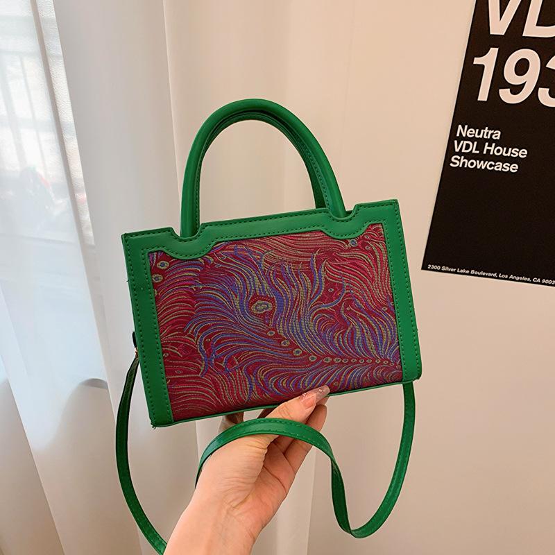Fashion Internet celebrity personalized handbag 2025 new women s shoulder messenger bag Korean version small square bag versatile ins women зелёный
Fashion Internet celebrity personalized handbag 2025 new women s shoulder messenger bag Korean version small square bag versatile ins women зелёный
