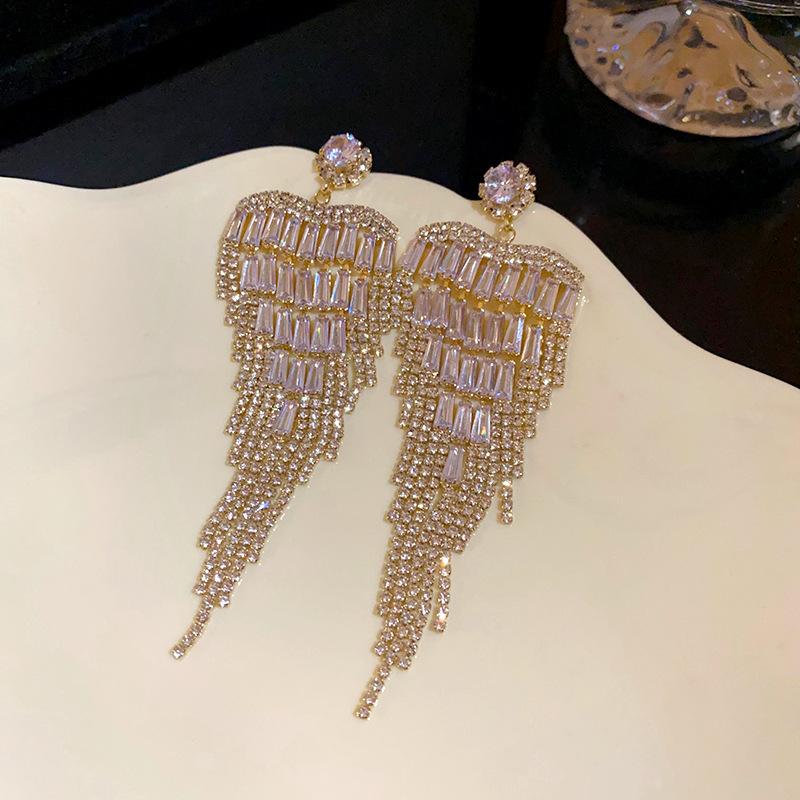 Silver needle zircon love fringed earrings high sense light luxury temperament earrings new dinner dress earrings women
Silver needle zircon love fringed earrings high sense light luxury temperament earrings new dinner dress earrings women