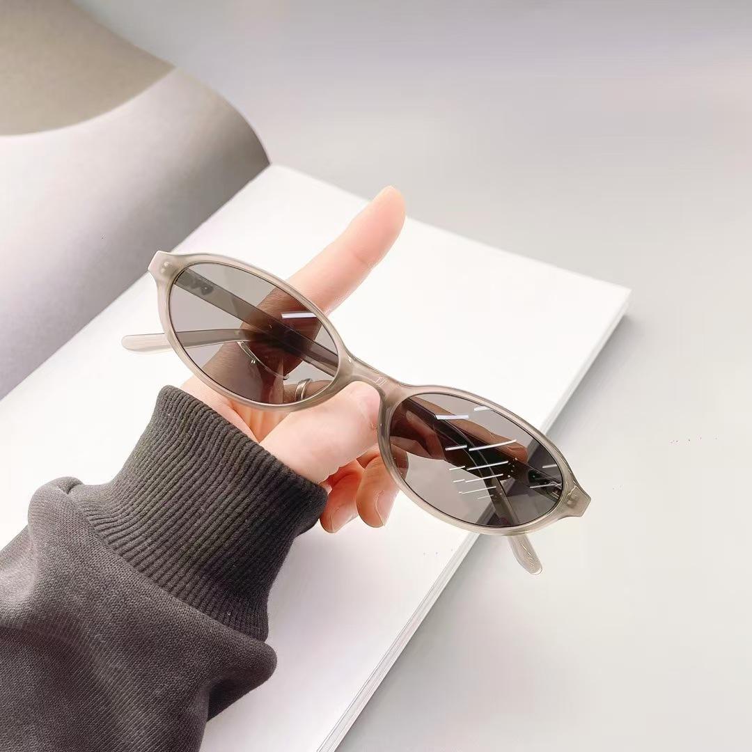 Oval Shape Sun Glasses Women High Quality UV400 Protection Men s Sunglasses European American Style Female Sunglass
Oval Shape Sun Glasses Women High Quality UV400 Protection Men s Sunglasses European American Style Female Sunglass