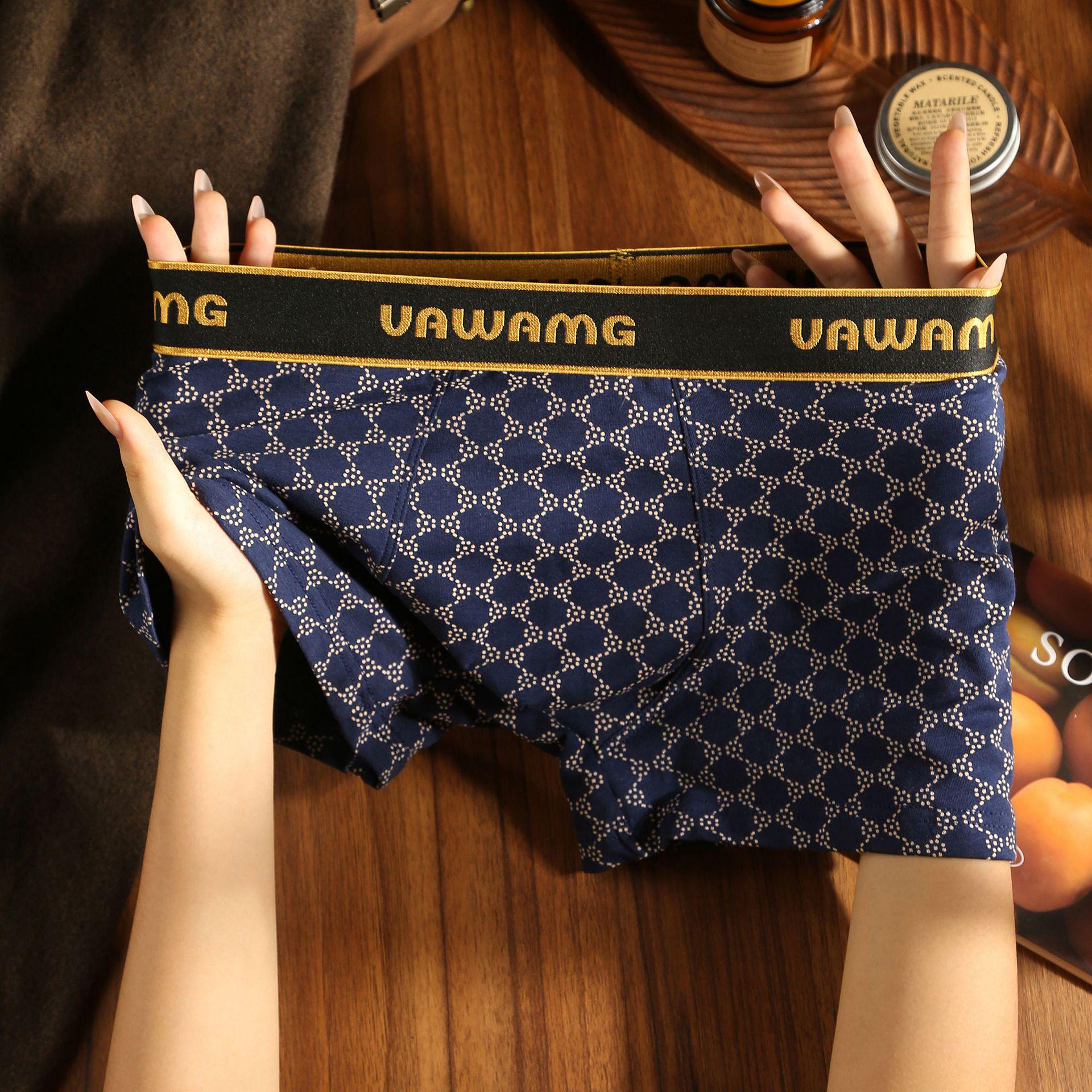 Классические мужские антибактериальные боксеры-брифы из чистого хлопка L синий
Классические мужские антибактериальные боксеры-брифы из чистого хлопка L синий