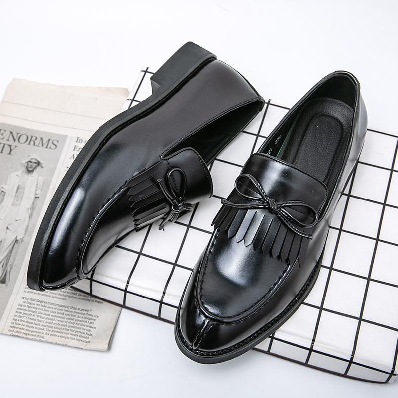 Men Classic Retro Loafers Comfortable Fashionable Leather Shoes European Style Gentlemen Versatile Social Shoes Men Sizes 38-48 40 чорний
Men Classic Retro Loafers Comfortable Fashionable Leather Shoes European Style Gentlemen Versatile Social Shoes Men Sizes 38-48 40 чорний
