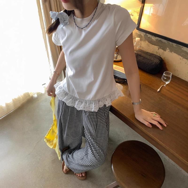Women s Small Lace Lace Short-sleeved T-shirt Summer Slim-fit with A Base Shirt Patchwork Top L
Women s Small Lace Lace Short-sleeved T-shirt Summer Slim-fit with A Base Shirt Patchwork Top L