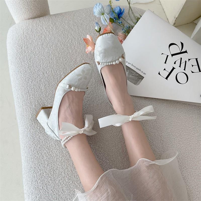 High heels women s 2025 new Chinese pearl retro thick heel Mary Jane shoes square head light mouth versatile single shoes 35
High heels women s 2025 new Chinese pearl retro thick heel Mary Jane shoes square head light mouth versatile single shoes 35