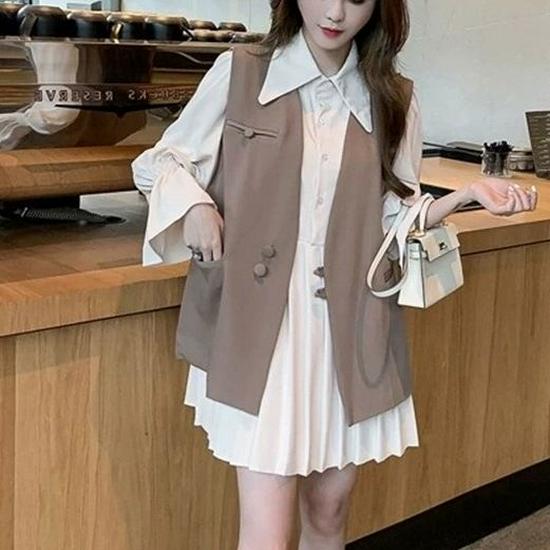 Plus Size Loose Two-Piece Set: Vest and Pleated Skirt for Women - Spring/Autumn Stylish, Slimming Dress XL (Recommended 125-135 jin)
Plus Size Loose Two-Piece Set: Vest and Pleated Skirt for Women - Spring/Autumn Stylish, Slimming Dress XL (Recommended 125-135 jin)