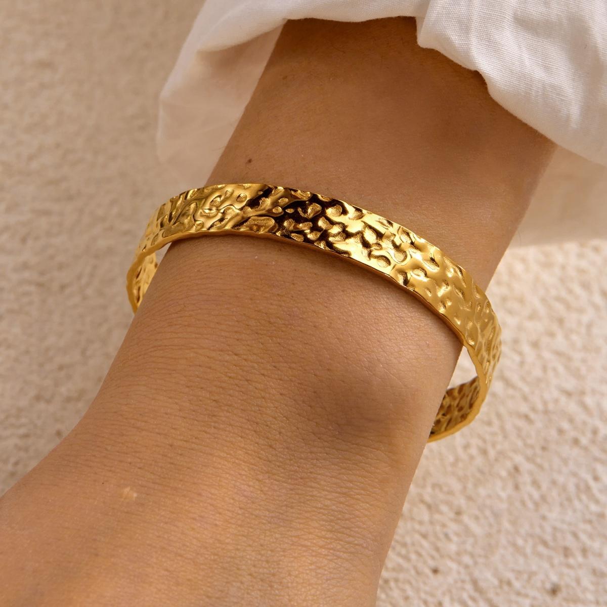 Stainless Steel Textured Snake Hollow Leaf Heart Spliced Open Cuff Bracelets For Women Men Trendy Geometric Bangle Punk Jewelry
Stainless Steel Textured Snake Hollow Leaf Heart Spliced Open Cuff Bracelets For Women Men Trendy Geometric Bangle Punk Jewelry