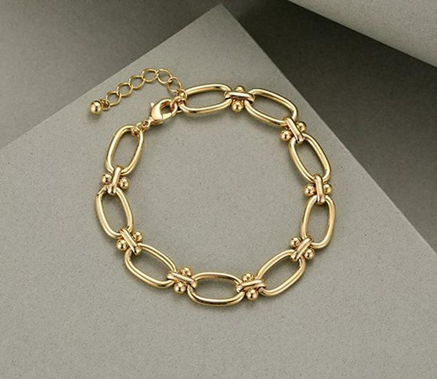 Медный браслет кубинской цепи с золотым покрытием: Высокая стойкость цвета, европейская и американская мода, уникальный хип-хоп стиль.
Медный браслет кубинской цепи с золотым покрытием: Высокая стойкость цвета, европейская и американская мода, уникальный хип-хоп стиль.