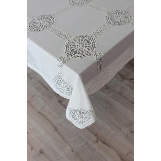 Вязаная кружевная скатерть
Вязаная кружевная скатерть
