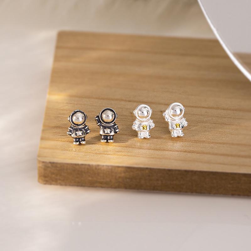 Banyan Tree 925 Silver Chinese Astronaut Star Earrings - Unique Design for Women, Trendy Ins Style
Banyan Tree 925 Silver Chinese Astronaut Star Earrings - Unique Design for Women, Trendy Ins Style